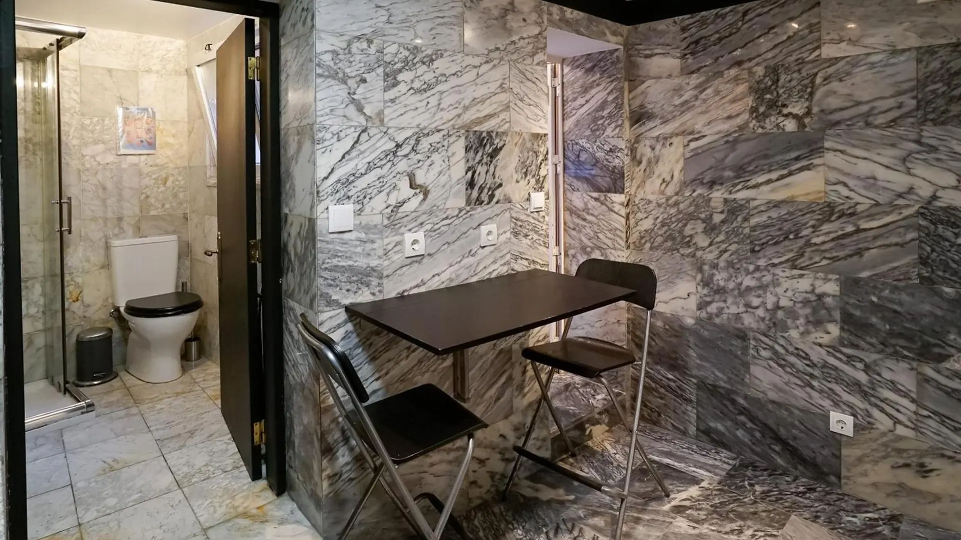 Cosmopolitan Chiado Apartment By Lovelystay Lisbon 0*,